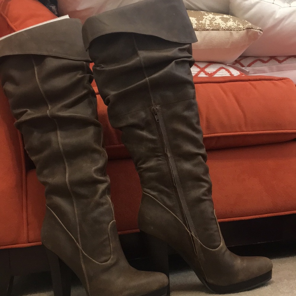 Jessica Simpson boots